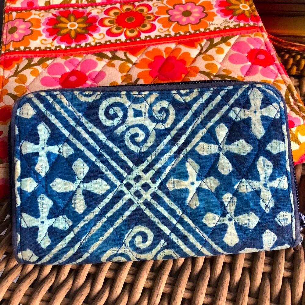 Soft-Sided Vera Bradley Zippered Compartment Blue & White Patterned Zip Wallet